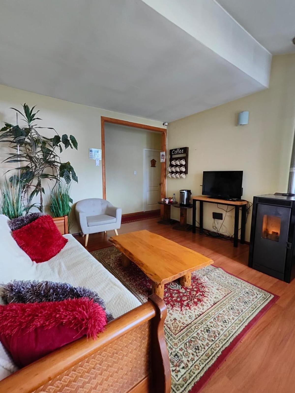 Hostal Casa Arrayan Coyhaique Exteriör bild