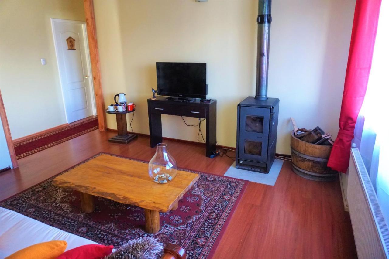 Hostal Casa Arrayan Coyhaique Exteriör bild